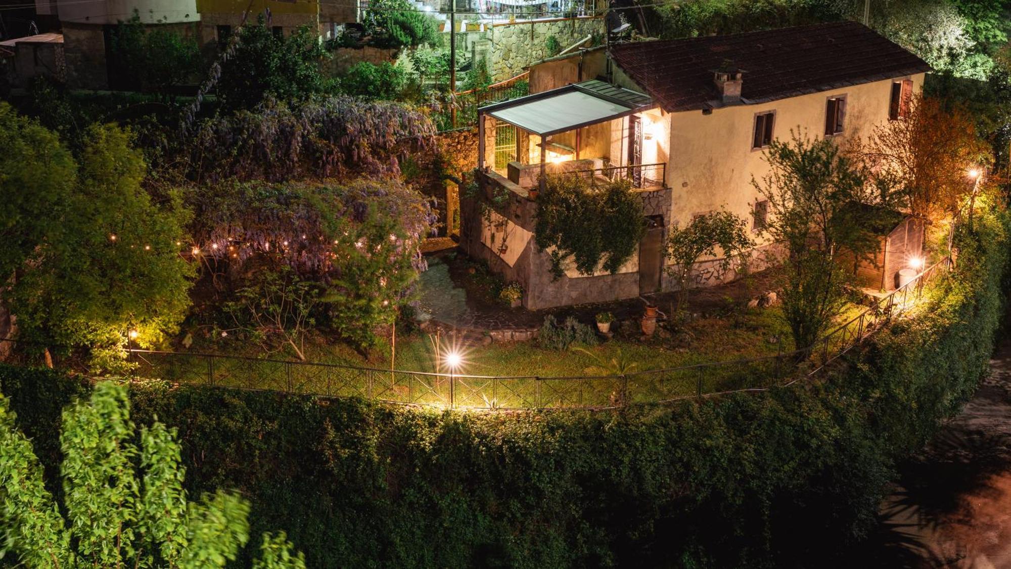Bed and Breakfast La Casa Delle Pietre Parlanti - Casa In Pietra Ai Piedi Del Parco Delle 5 Terre Biassa Экстерьер фото